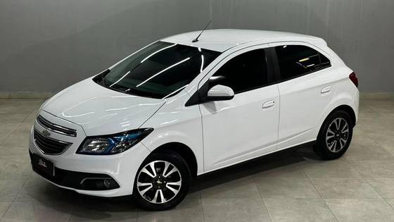 CHEVROLET ONIX 1.4 MPFI LTZ 8V FLEX 4P MANUAL CHEVROLET ONIX 1.4 MPFI LTZ 8V FLEX 4P MANUAL